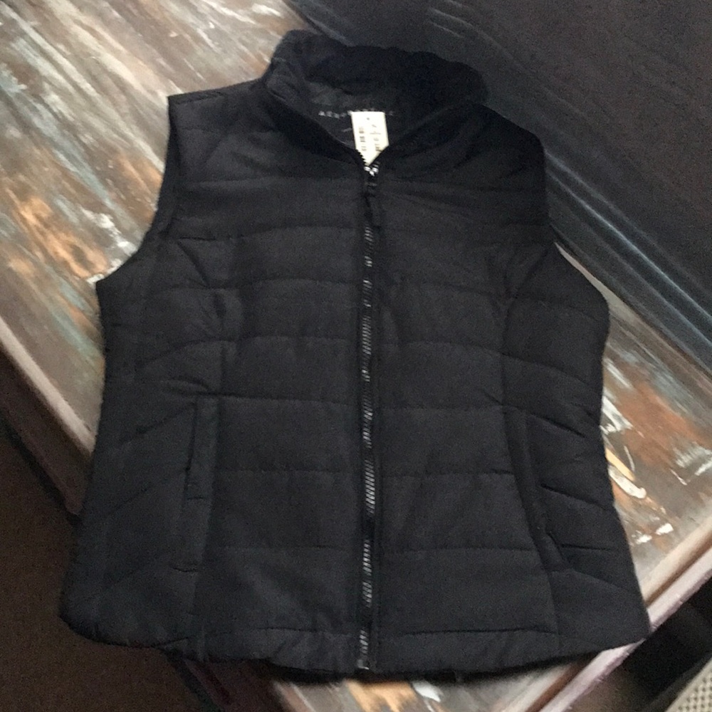 Aeropostale Vest Size S